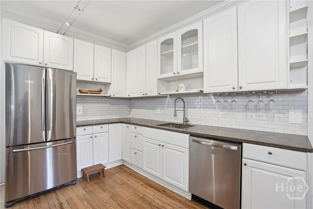404 E 51st Street Savannah GA 31405