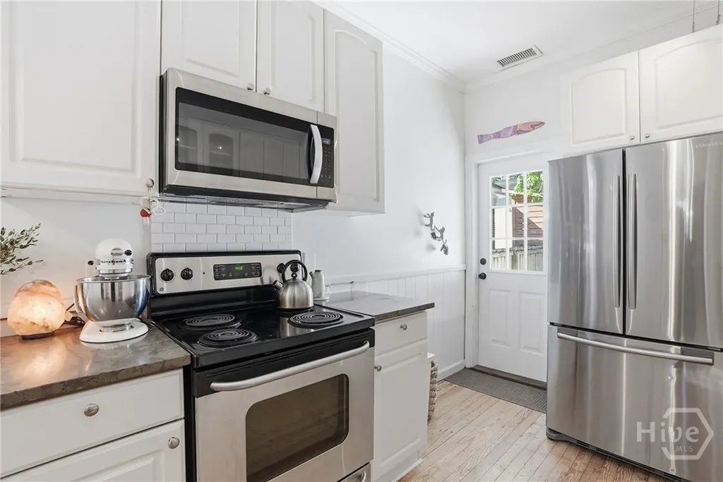 404 E 51st Street Savannah GA 31405