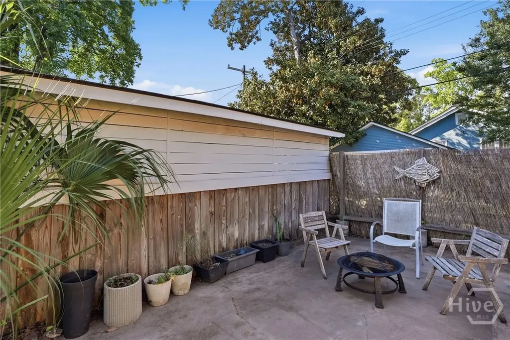 404 E 51st Street Savannah GA 31405