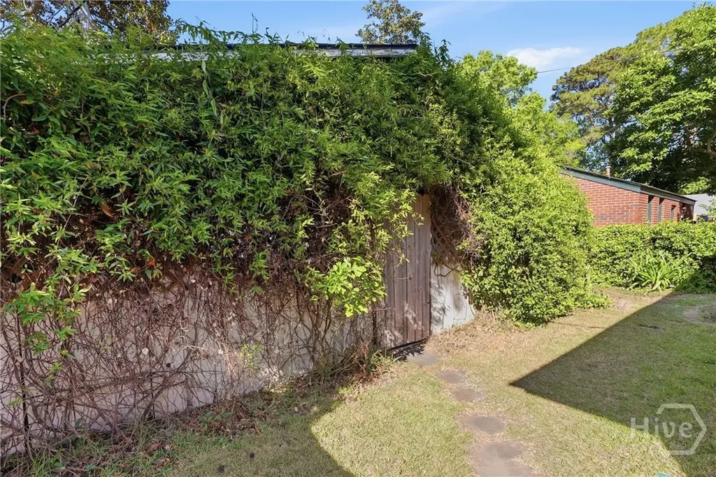 404 E 51st Street Savannah GA 31405