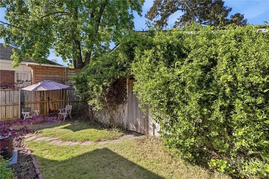 404 E 51st Street Savannah GA 31405