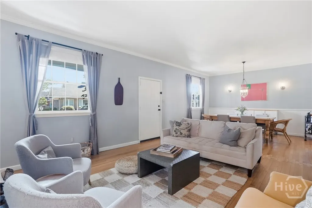 404 E 51st Street Savannah GA 31405