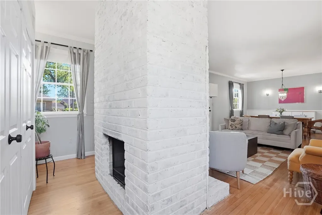 404 E 51st Street Savannah GA 31405