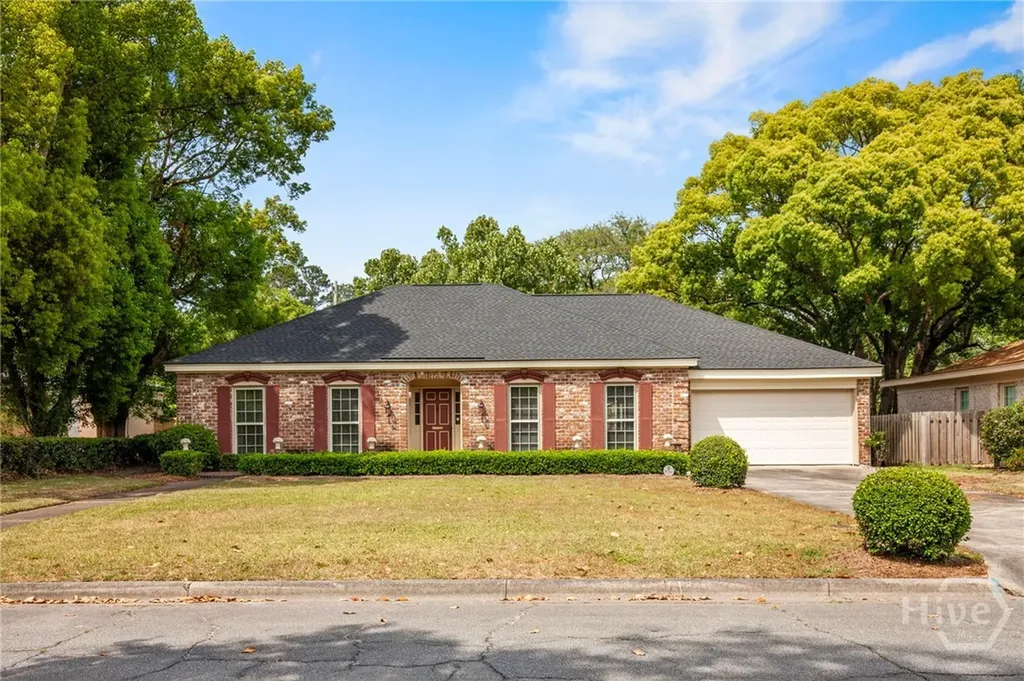 110 E 58th Street Savannah GA 31405