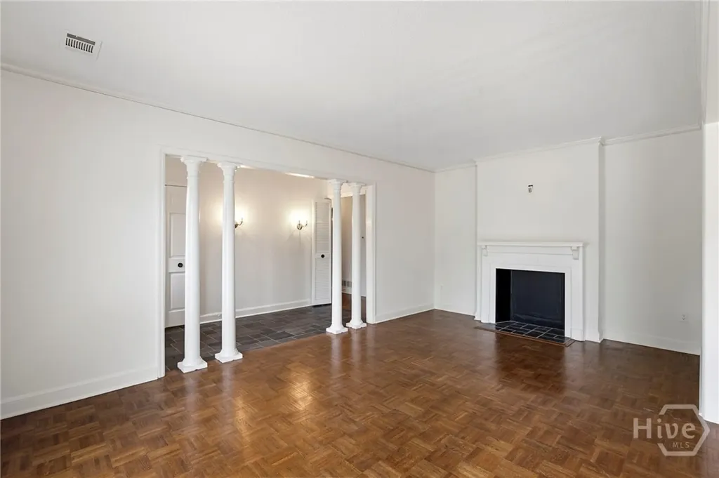 110 E 58th Street Savannah GA 31405
