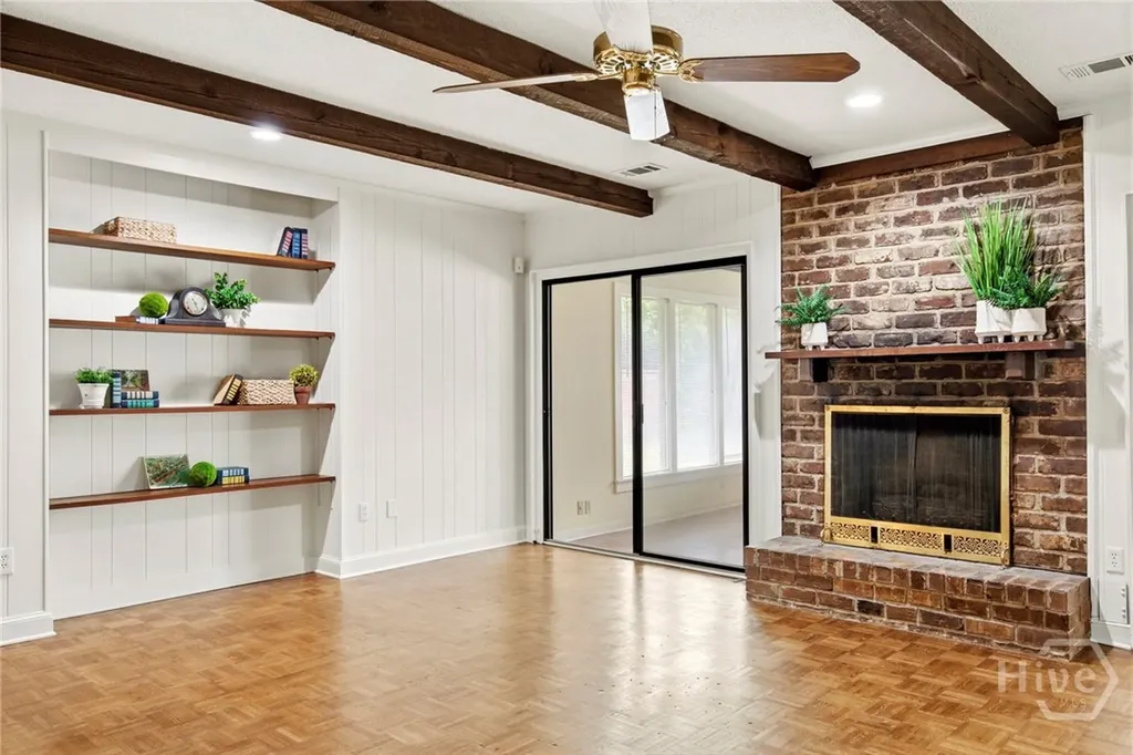 110 E 58th Street Savannah GA 31405