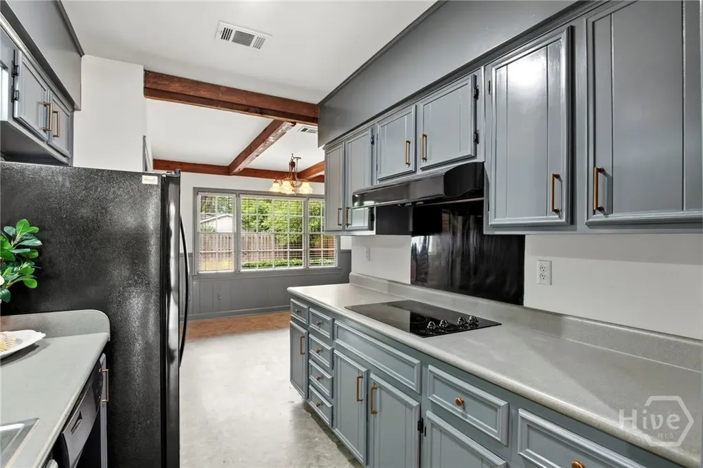 110 E 58th Street Savannah GA 31405