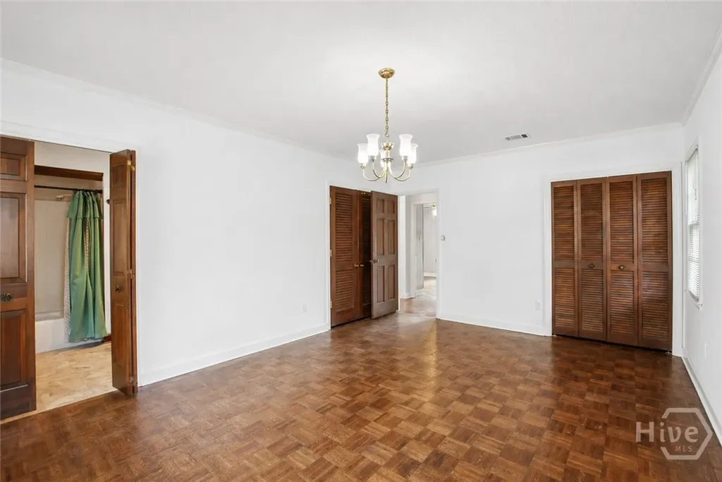 110 E 58th Street Savannah GA 31405