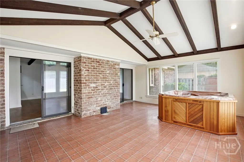 110 E 58th Street Savannah GA 31405