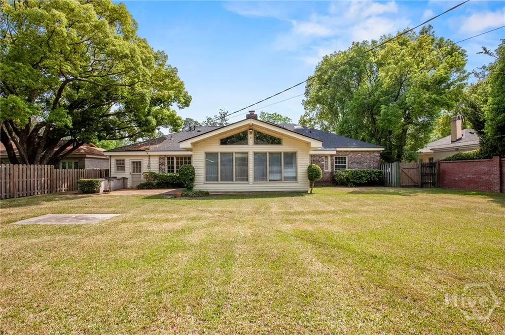 110 E 58th Street Savannah GA 31405