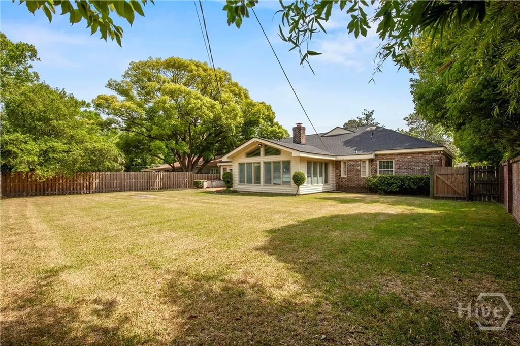 110 E 58th Street Savannah GA 31405