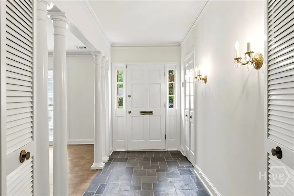 110 E 58th Street Savannah GA 31405