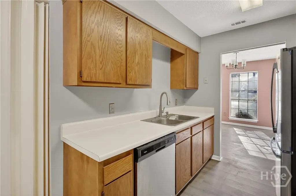 6 N Nicholson Circle Savannah GA 31419