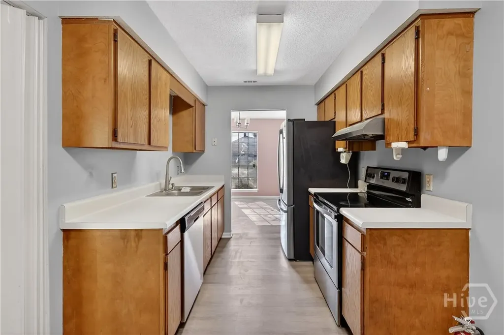 6 N Nicholson Circle Savannah GA 31419