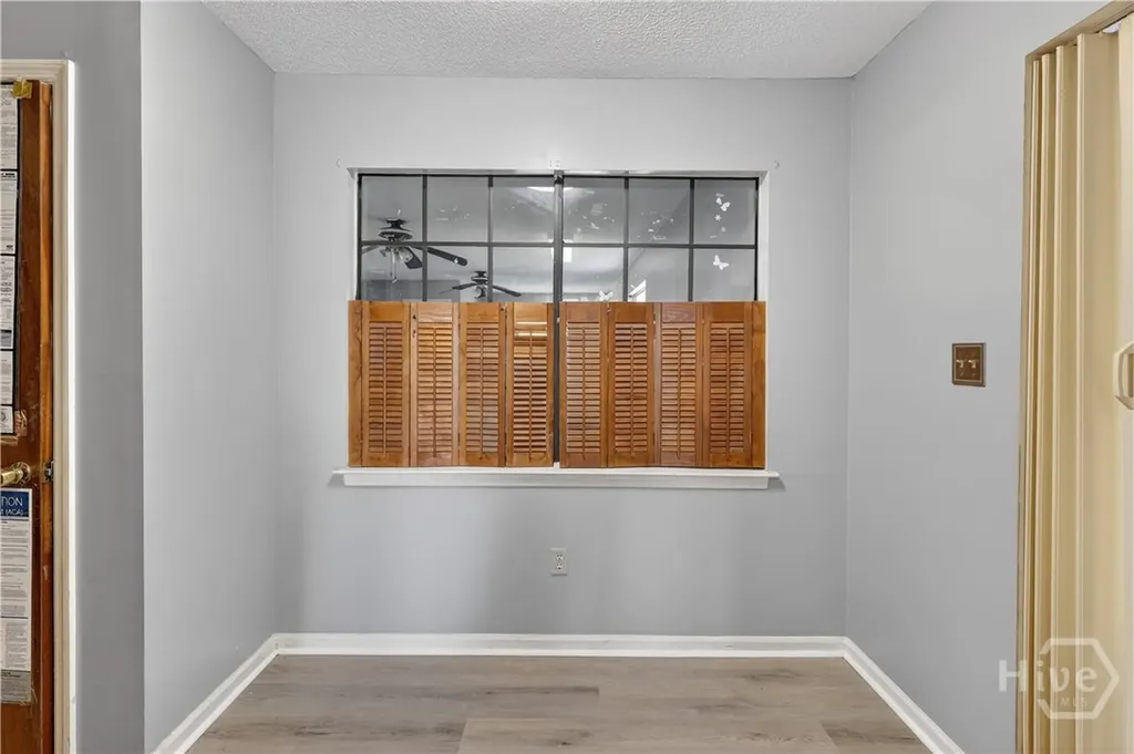 6 N Nicholson Circle Savannah GA 31419