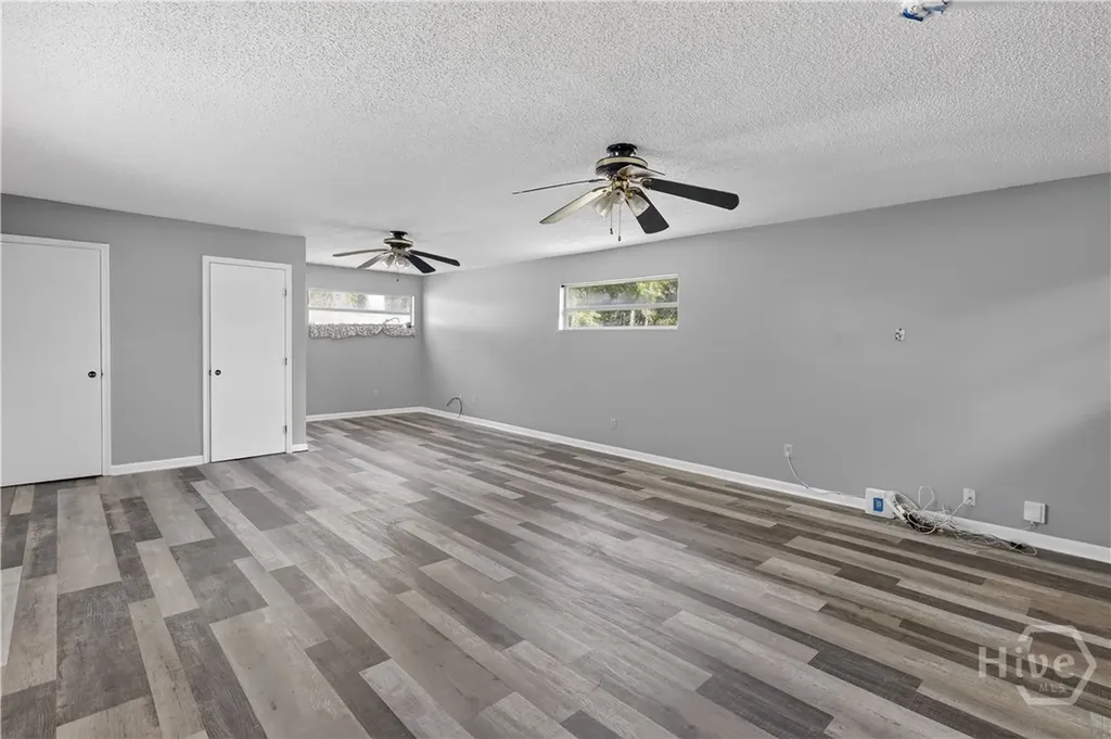 6 N Nicholson Circle Savannah GA 31419