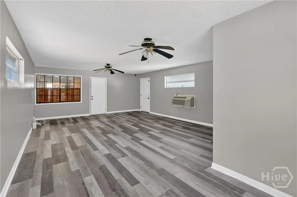 6 N Nicholson Circle Savannah GA 31419