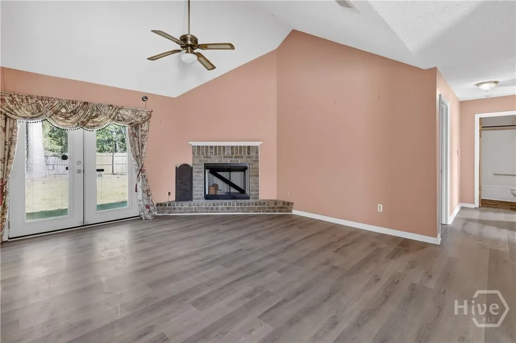 6 N Nicholson Circle Savannah GA 31419