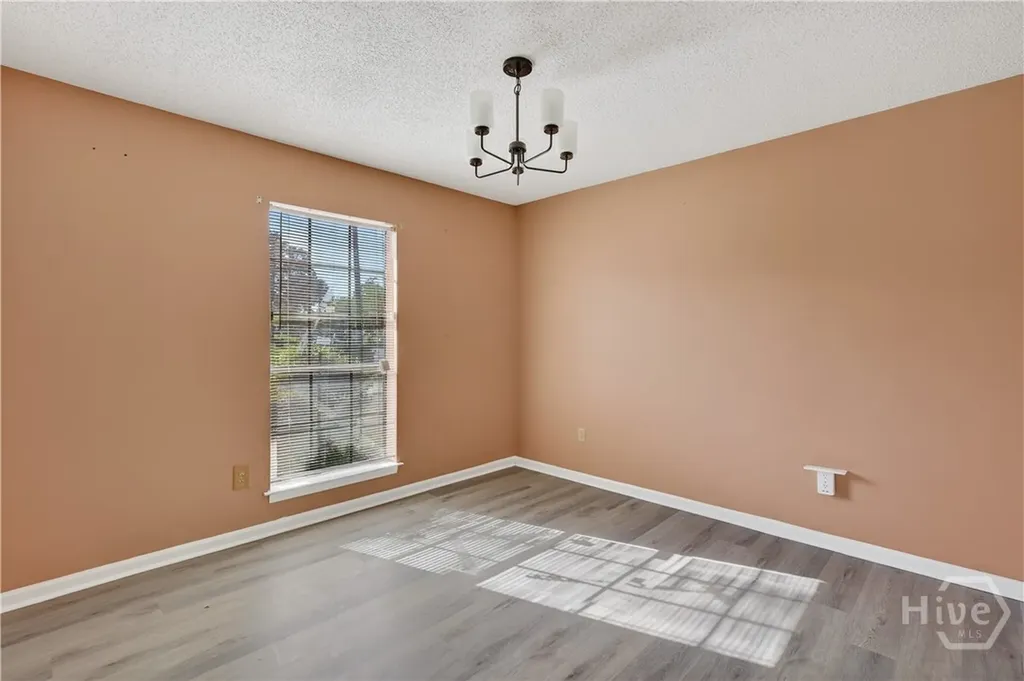 6 N Nicholson Circle Savannah GA 31419