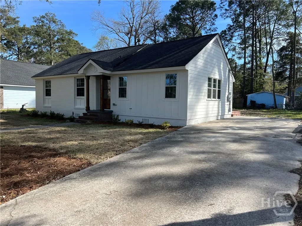 233 E Derenne Avenue Savannah GA 31405