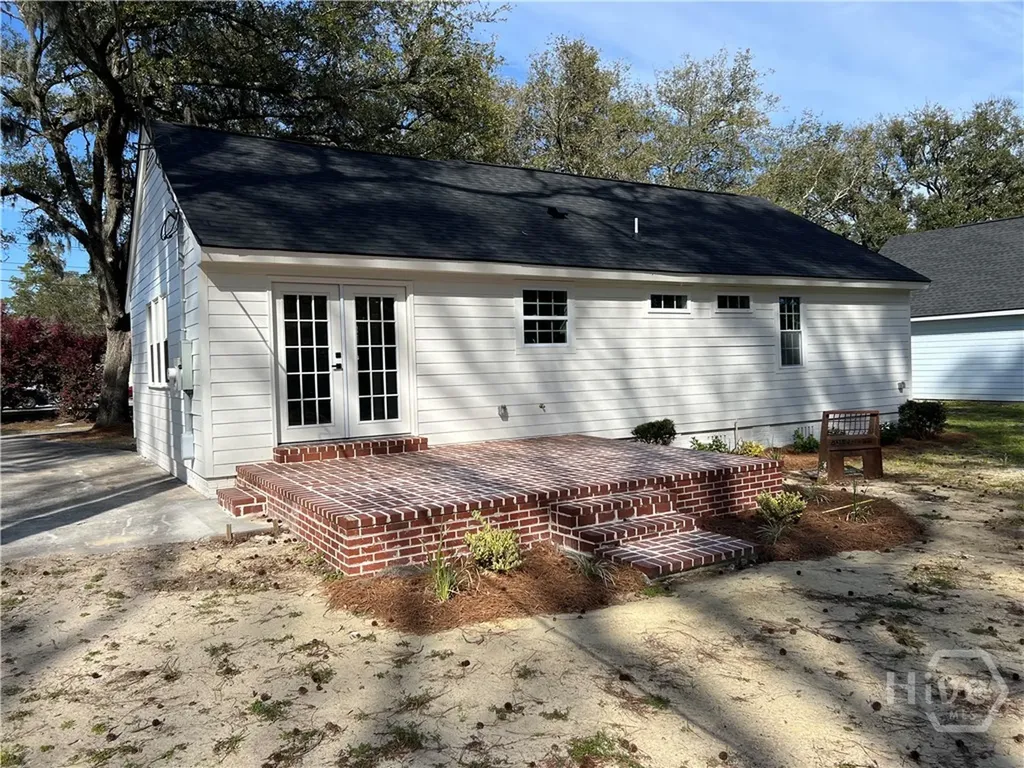 233 E Derenne Avenue Savannah GA 31405