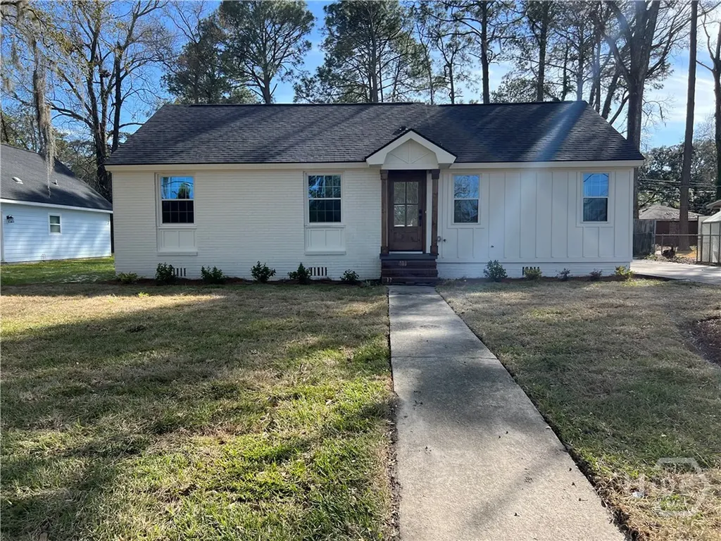 233 E Derenne Avenue Savannah GA 31405
