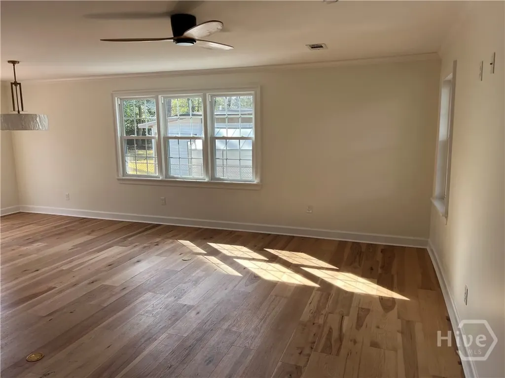 233 E Derenne Avenue Savannah GA 31405