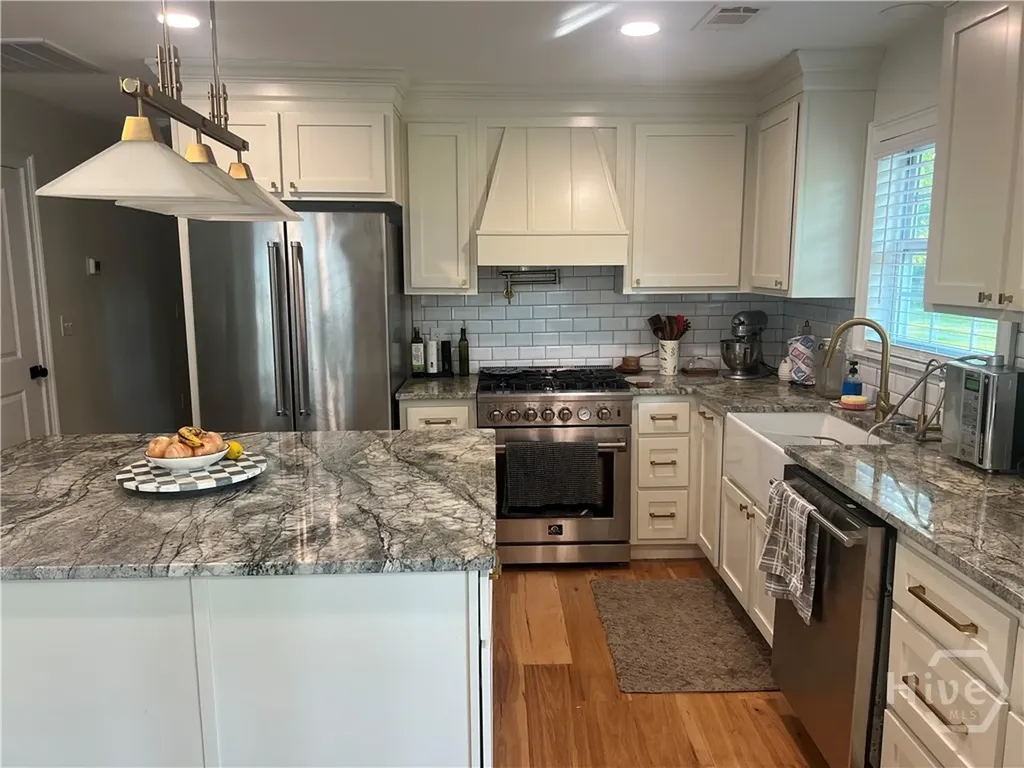 233 E Derenne Avenue Savannah GA 31405
