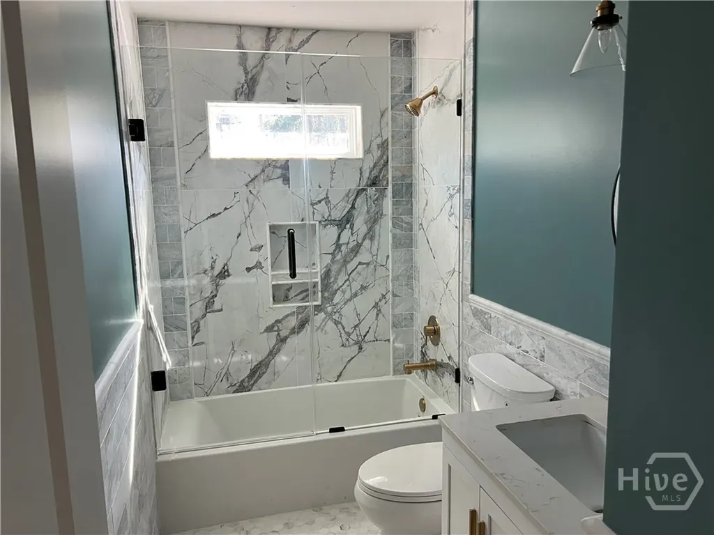 233 E Derenne Avenue Savannah GA 31405