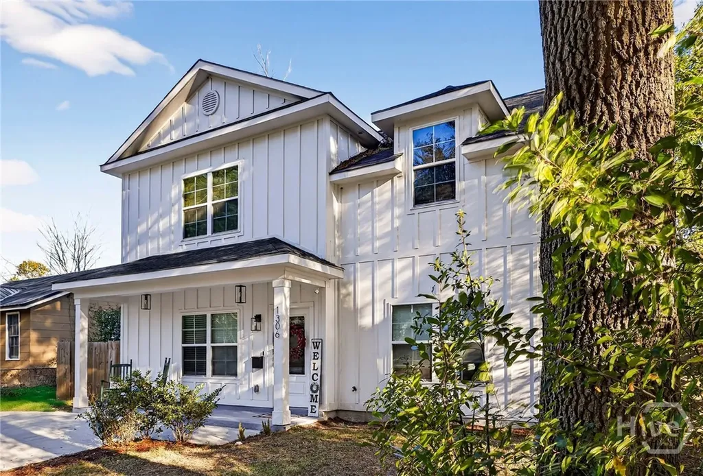1306 E Waldburg Street Savannah GA 31404