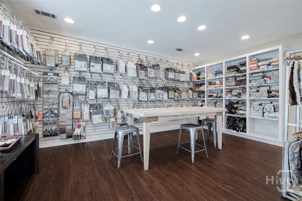 8 Commerce Place Savannah GA 31406