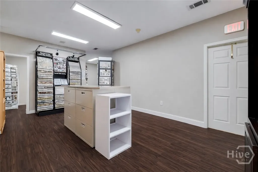 8 Commerce Place Savannah GA 31406