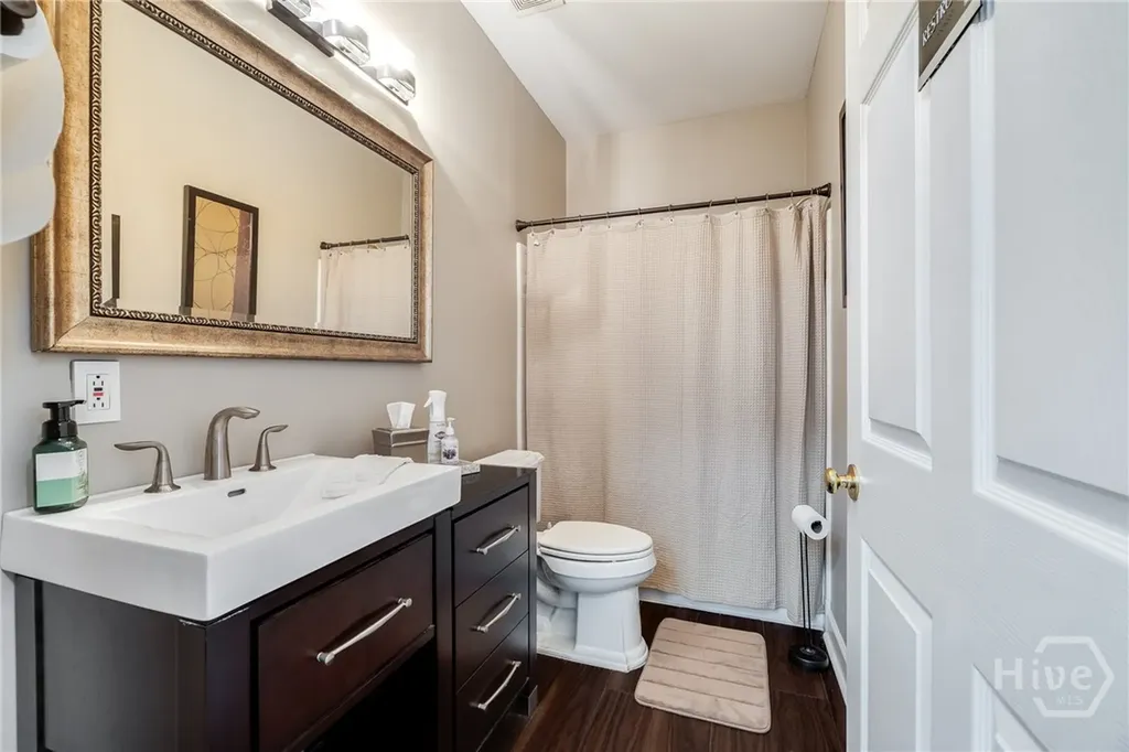 8 Commerce Place Savannah GA 31406