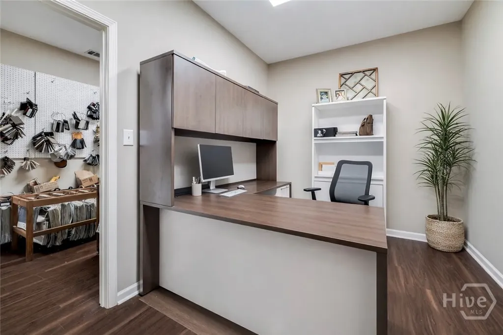 8 Commerce Place Savannah GA 31406