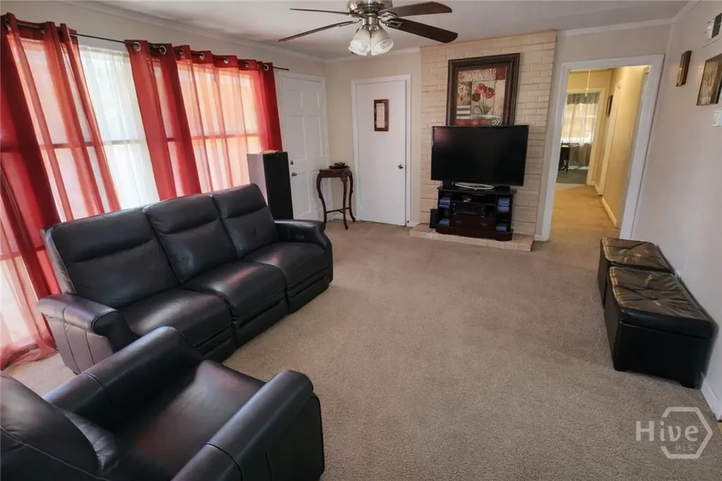 2348 Toussaint Avenue Savannah GA 31404