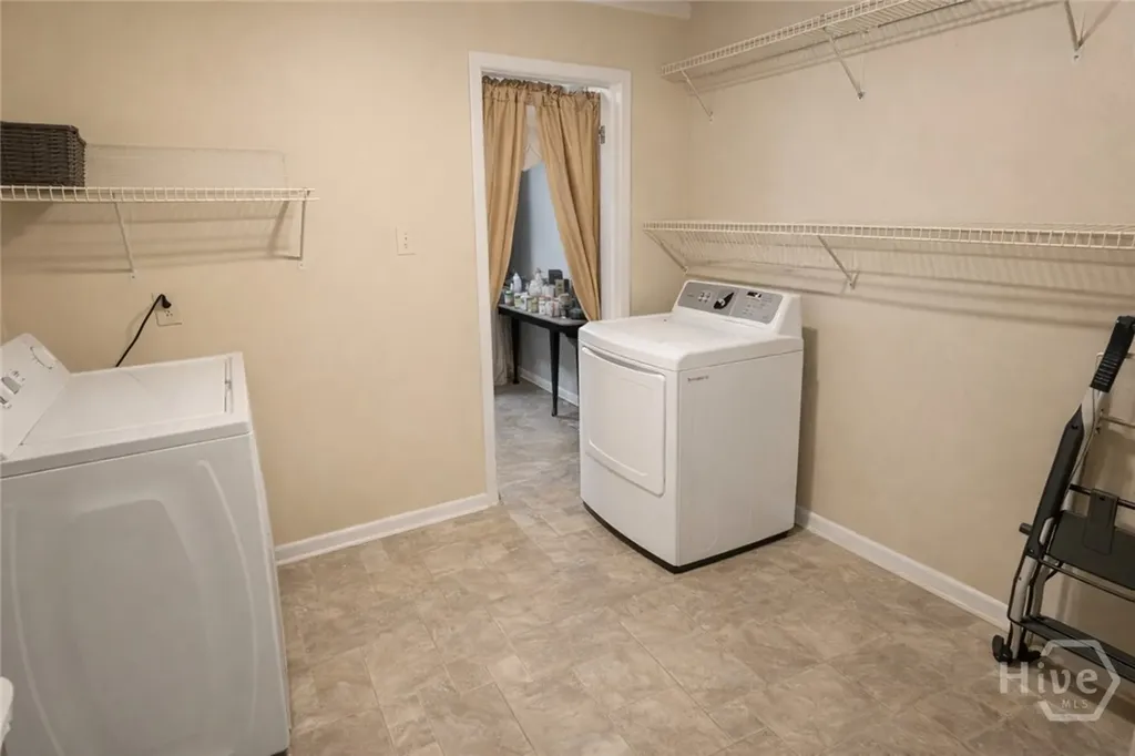 2348 Toussaint Avenue Savannah GA 31404