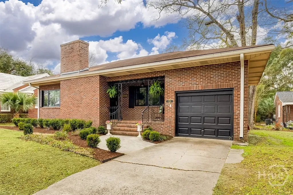719 E 55th Street Savannah GA 31405