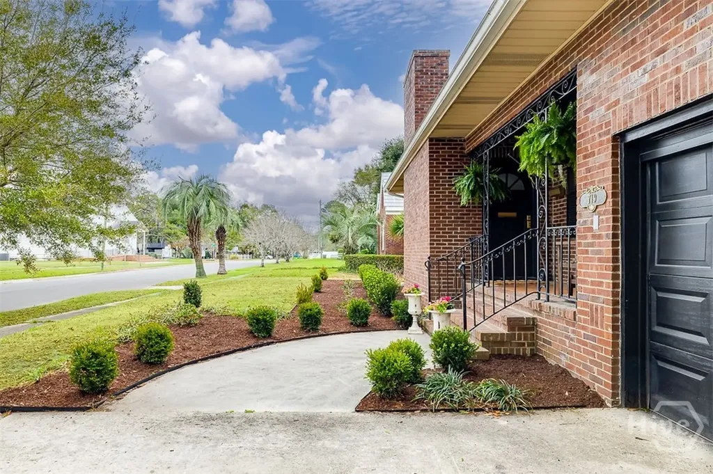 719 E 55th Street Savannah GA 31405