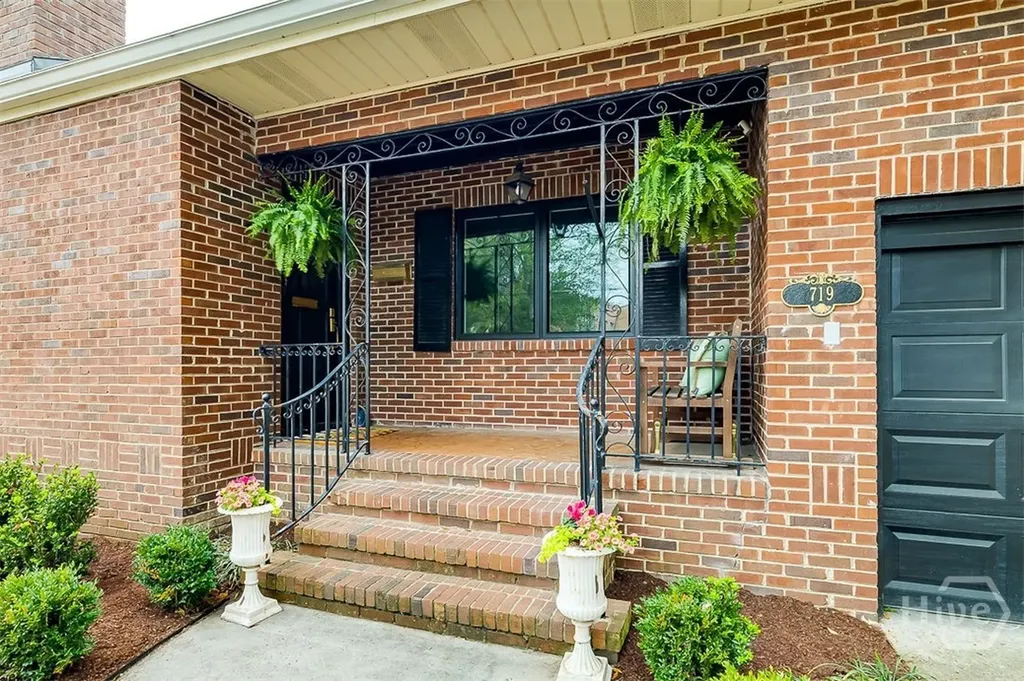 719 E 55th Street Savannah GA 31405
