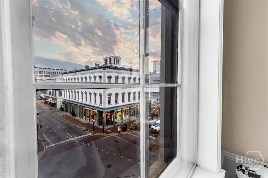 105 Whitaker Street Savannah GA 31401