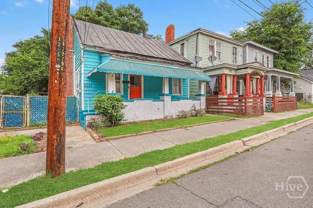 2221 Harden Street Savannah GA 31415