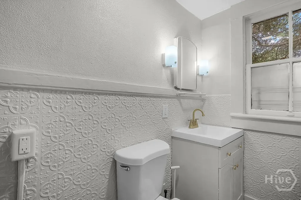 2221 Harden Street Savannah GA 31415