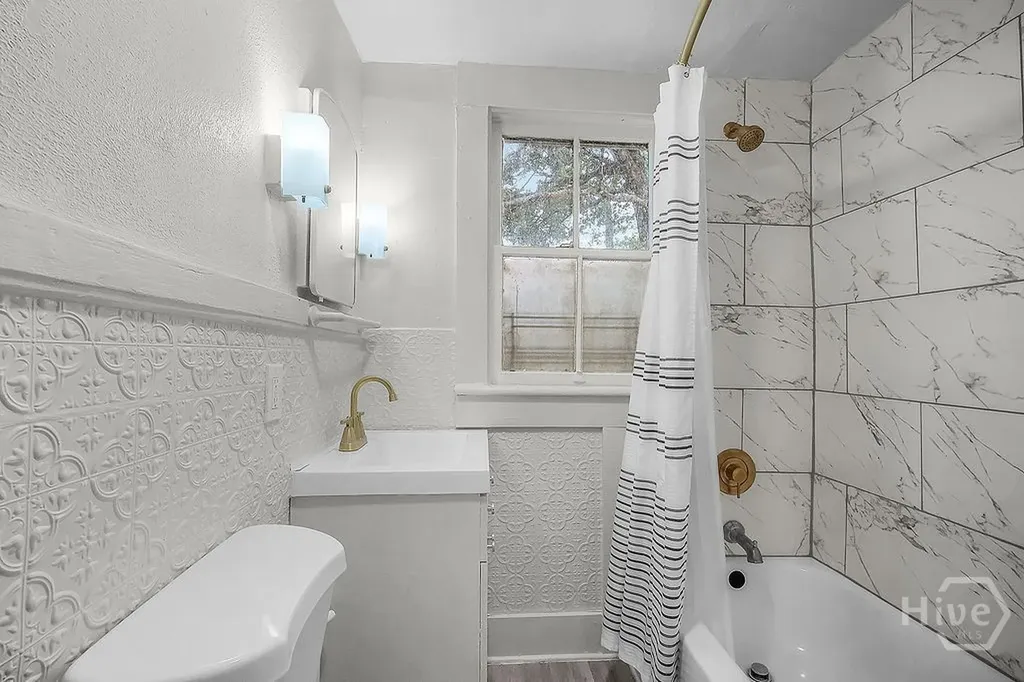 2221 Harden Street Savannah GA 31415