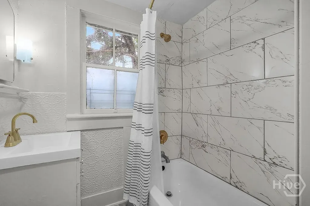 2221 Harden Street Savannah GA 31415