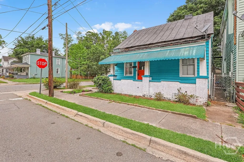 2221 Harden Street Savannah GA 31415