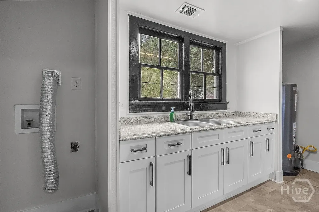 2221 Harden Street Savannah GA 31415