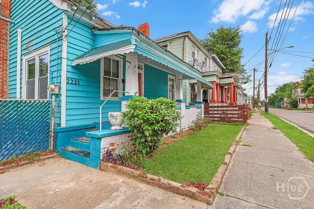 2221 Harden Street Savannah GA 31415