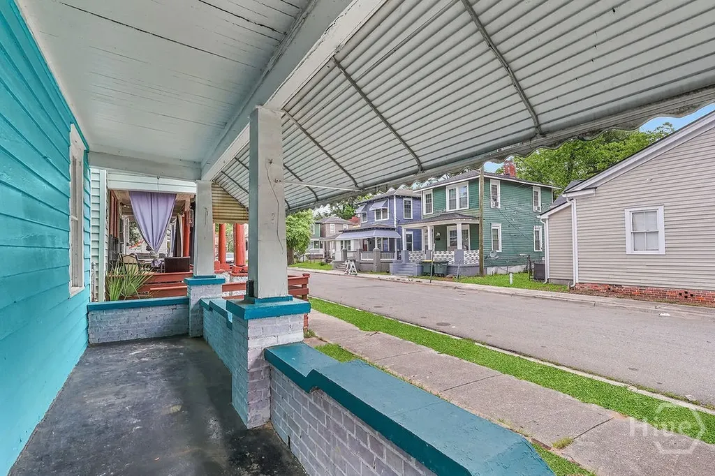2221 Harden Street Savannah GA 31415