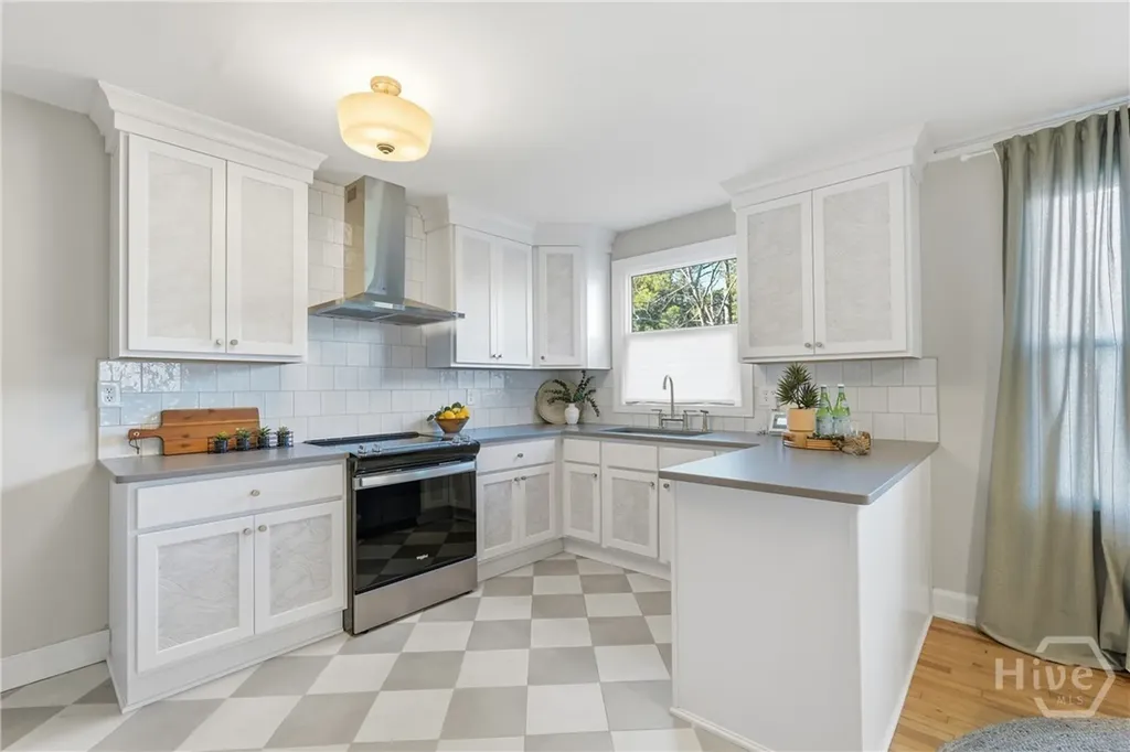 1513 E 34th Street Savannah GA 31404