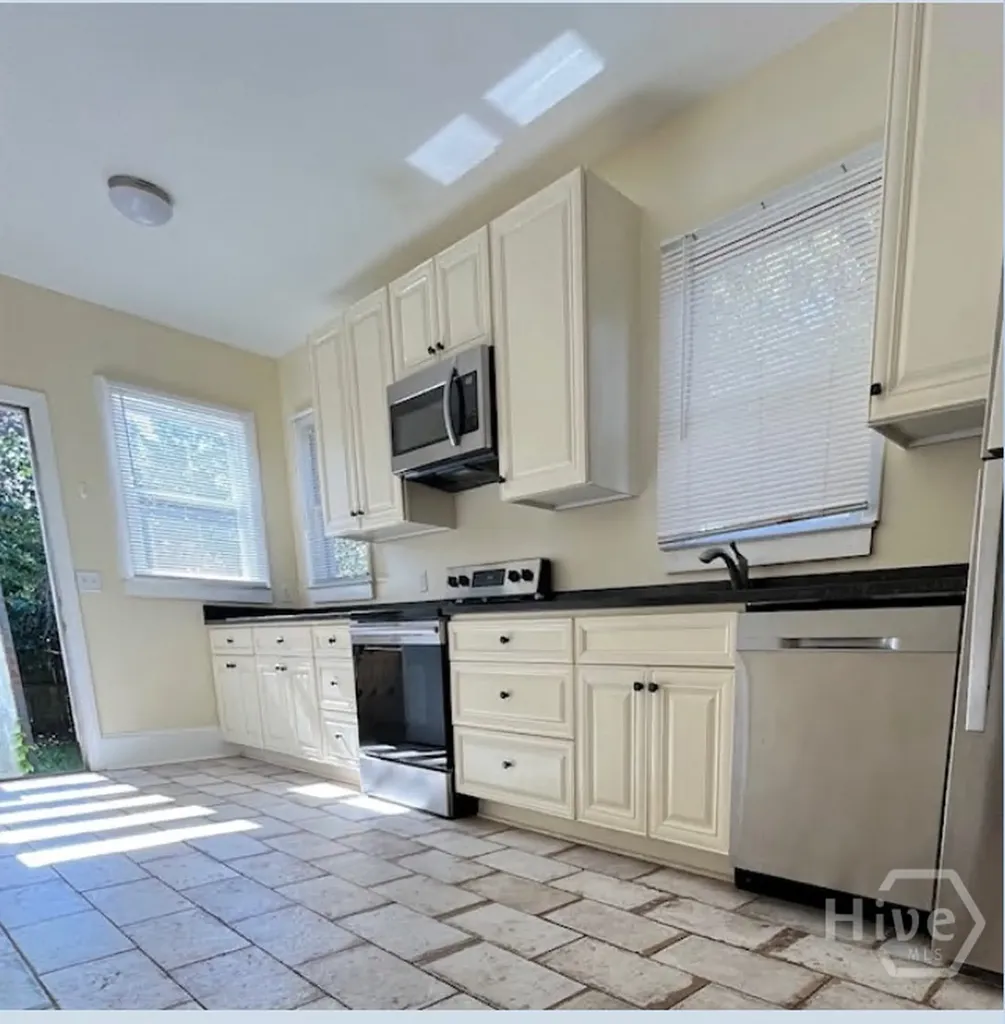 1115 E 32nd Street Savannah GA 31404